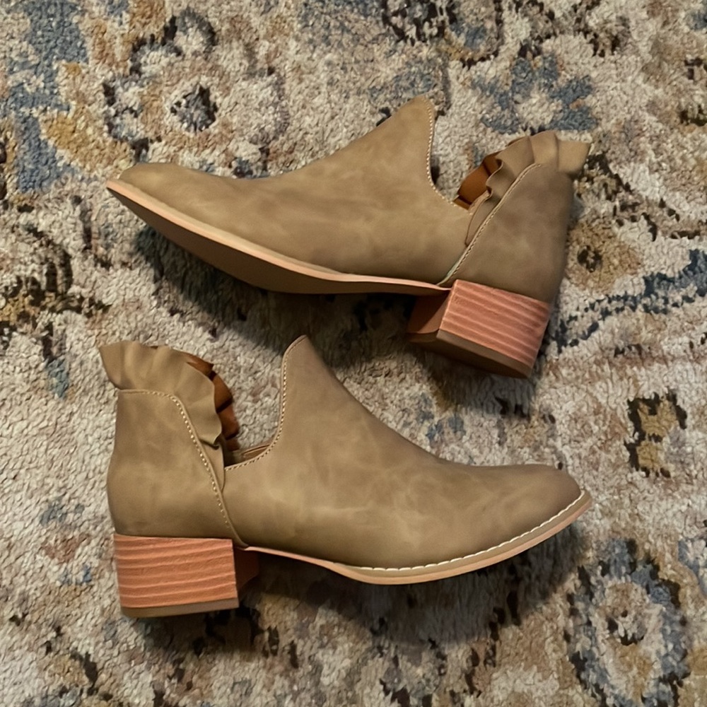 Girls Ruffled Ankle Booties